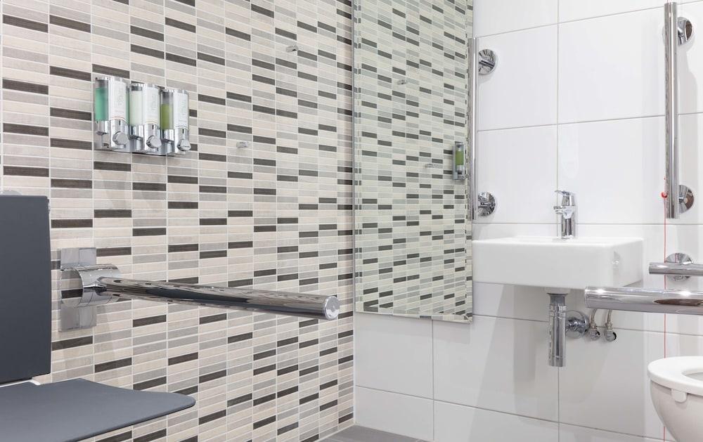 Hampton By Hilton Centre Hotel 3*
